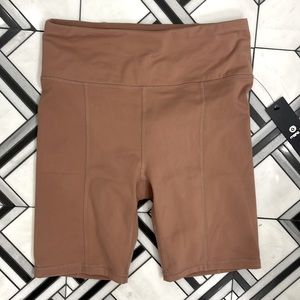 Mono B Alex Back Pocket High Waist Biker Short Size Medium